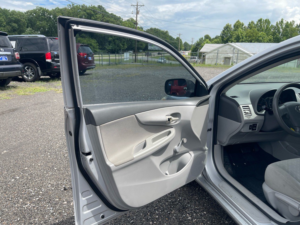2010 Toyota Corolla Image 9