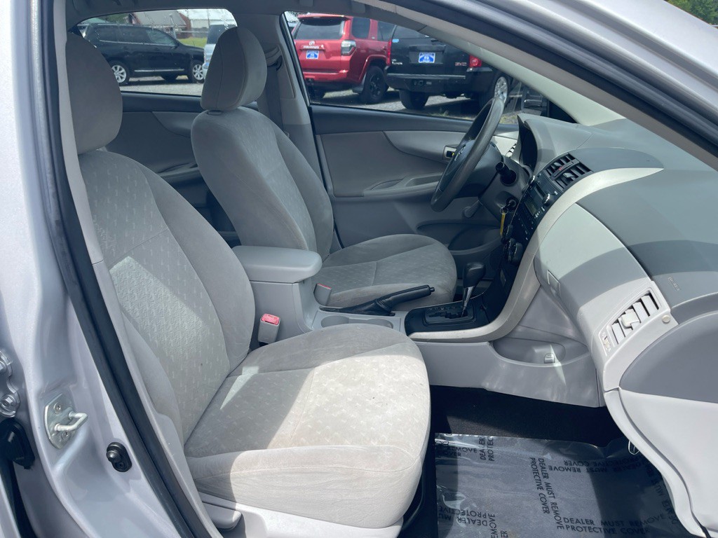 2010 Toyota Corolla Image 11