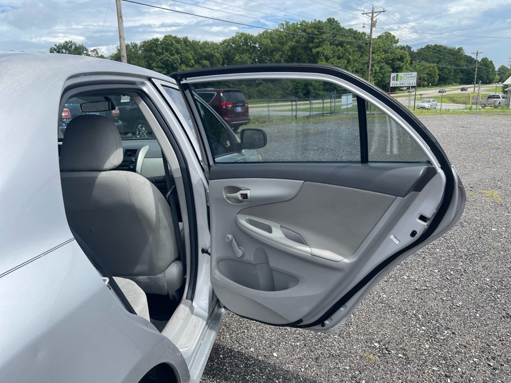 2010 Toyota Corolla Image 12