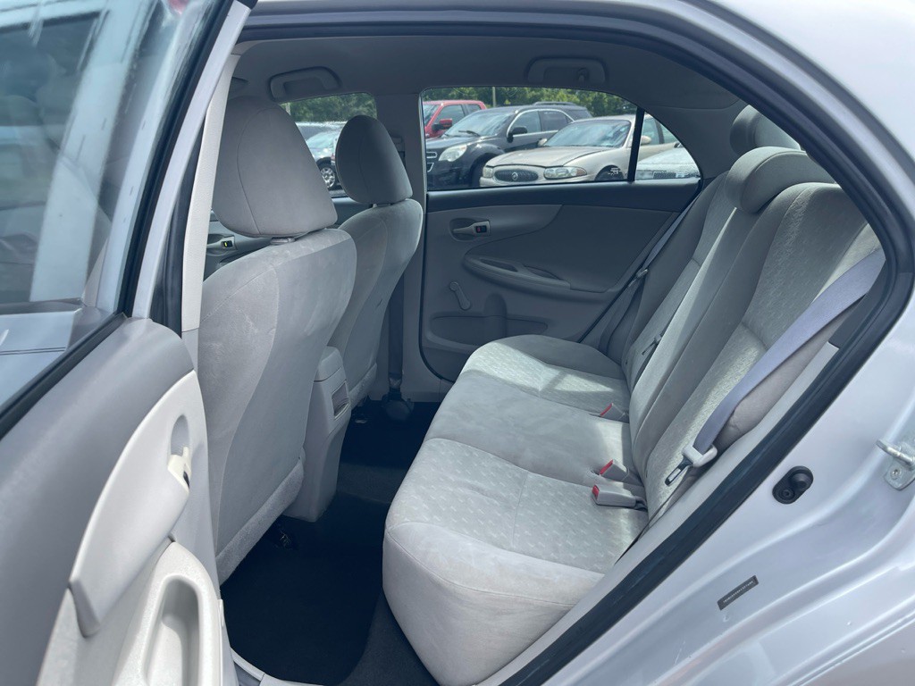2010 Toyota Corolla Image 14