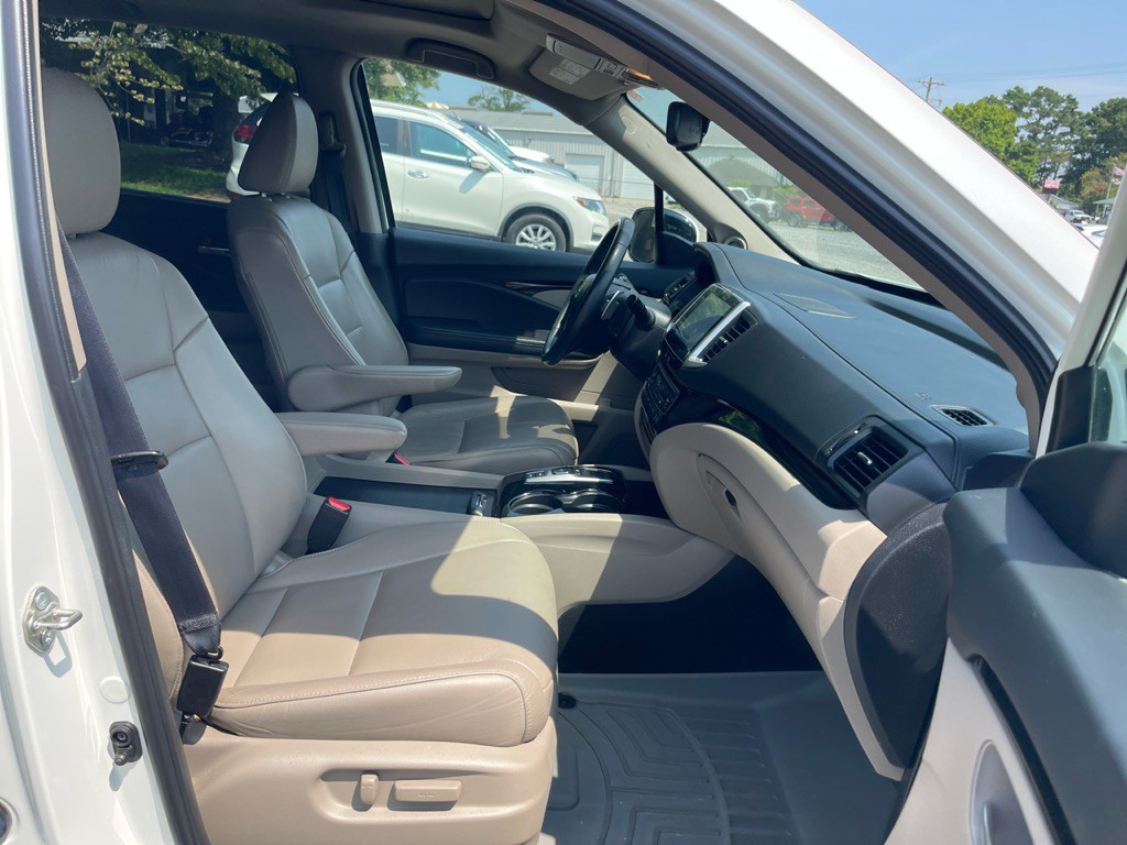 2016 Honda Pilot Image 18