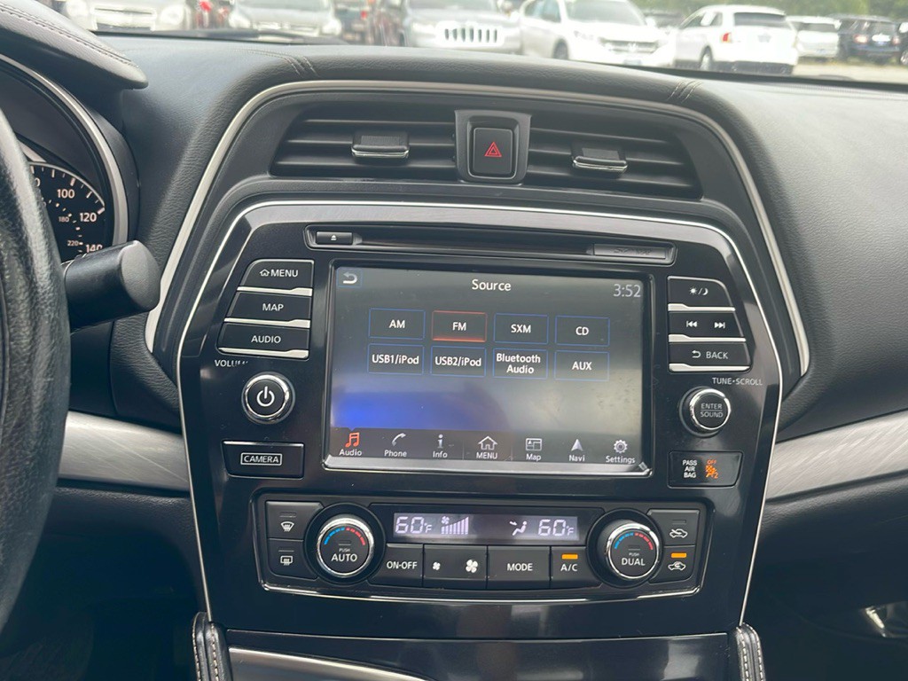 2016 Nissan Maxima Image 9