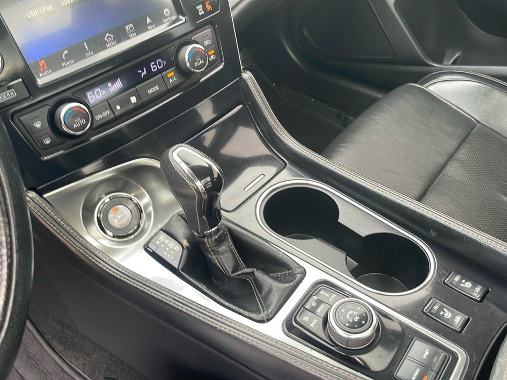 2016 Nissan Maxima Image 11