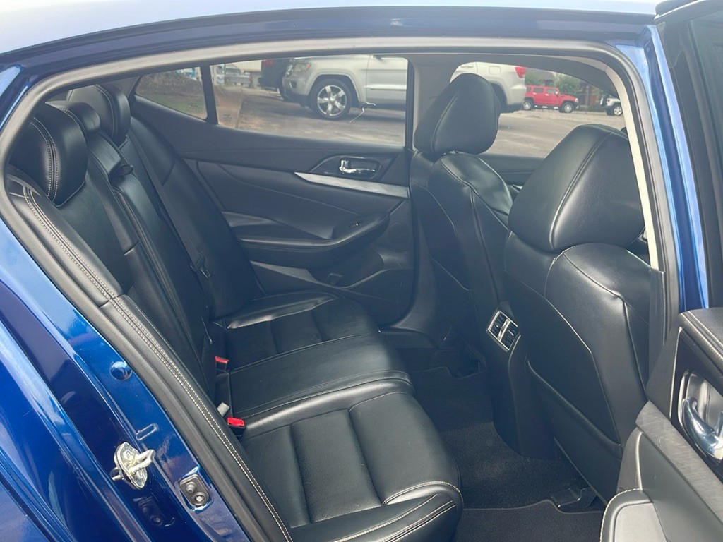 2016 Nissan Maxima Image 17