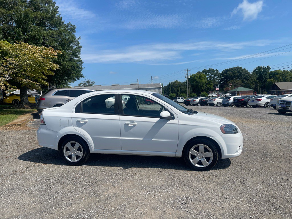 2011 Chevrolet Aveo Image 3