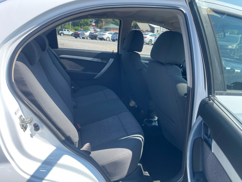 2011 Chevrolet Aveo Image 14