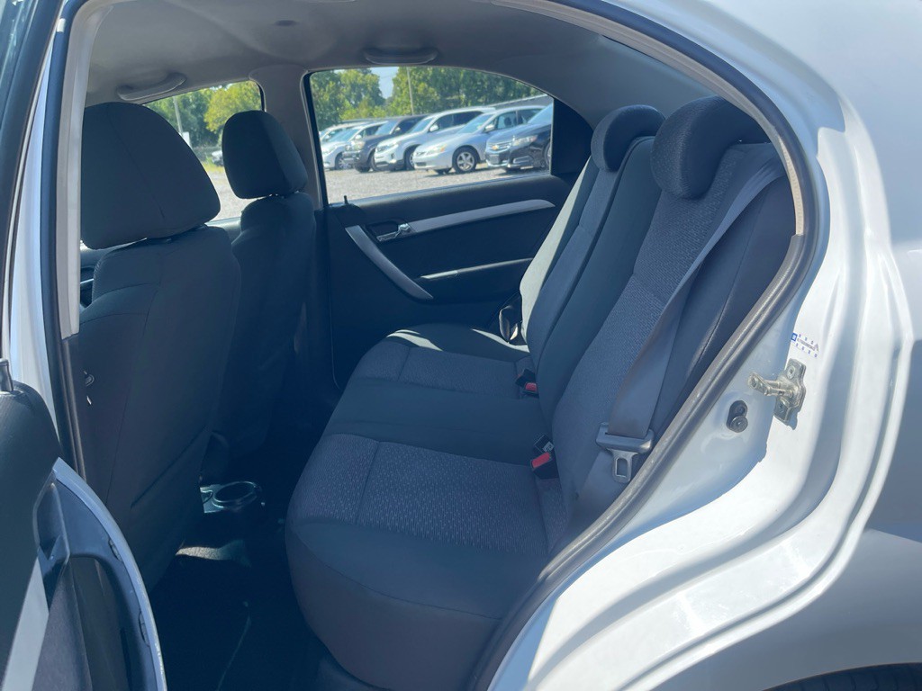 2011 Chevrolet Aveo Image 15
