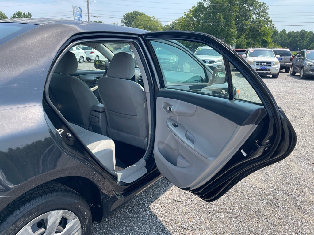 2012 Toyota Corolla Image 13