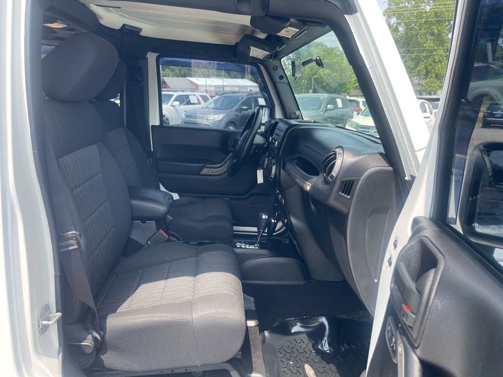 2012 Jeep Wrangler Unlimited Image 13
