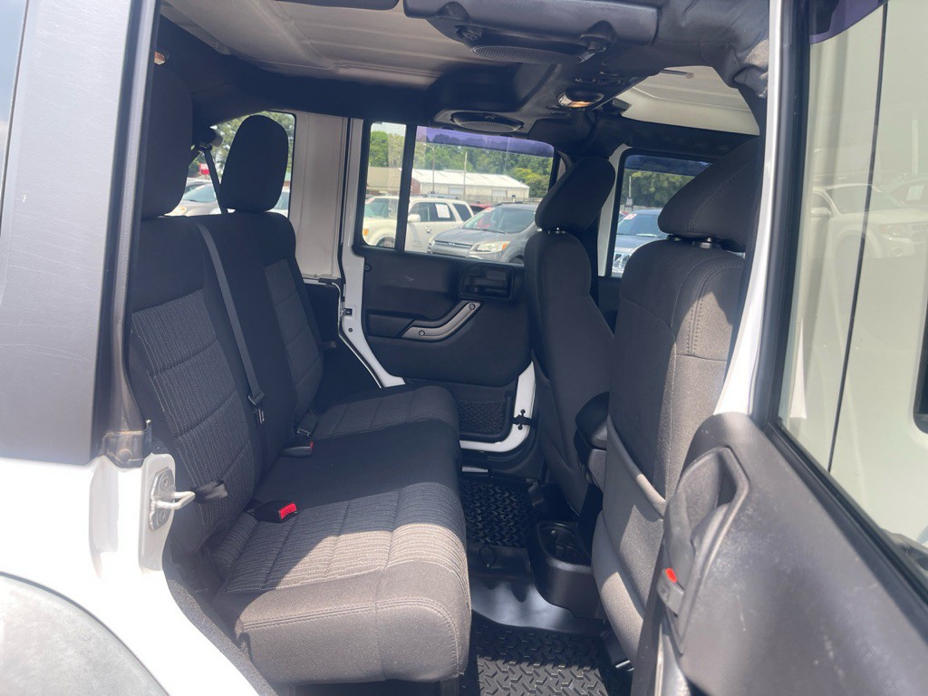 2012 Jeep Wrangler Unlimited Image 15