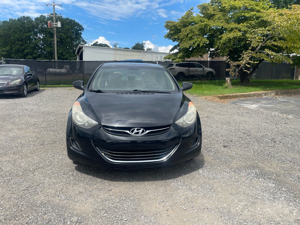2013 Hyundai Elantra Image 2
