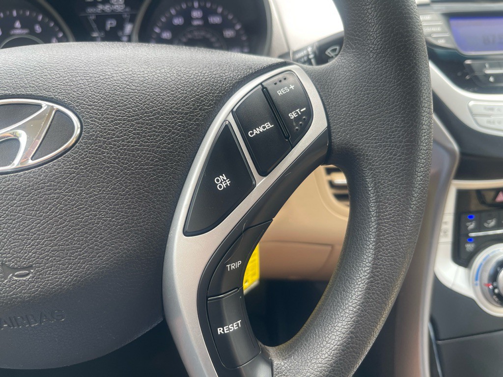 2013 Hyundai Elantra Image 6