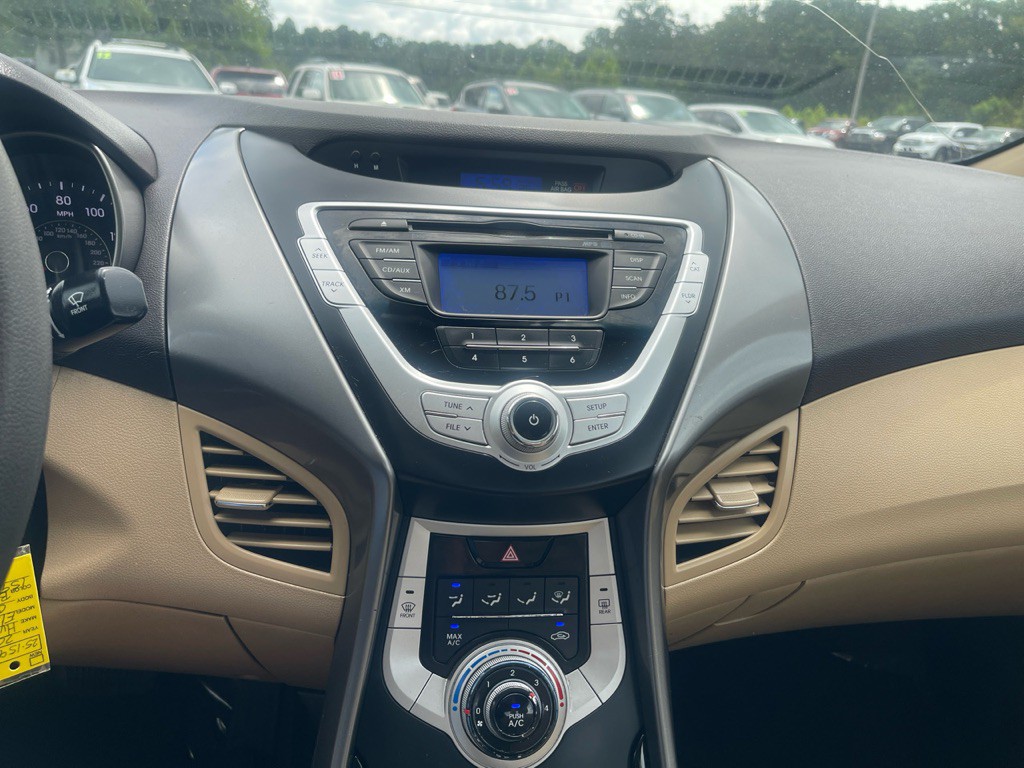 2013 Hyundai Elantra Image 8