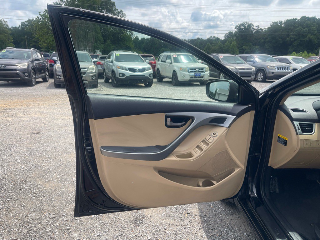 2013 Hyundai Elantra Image 11