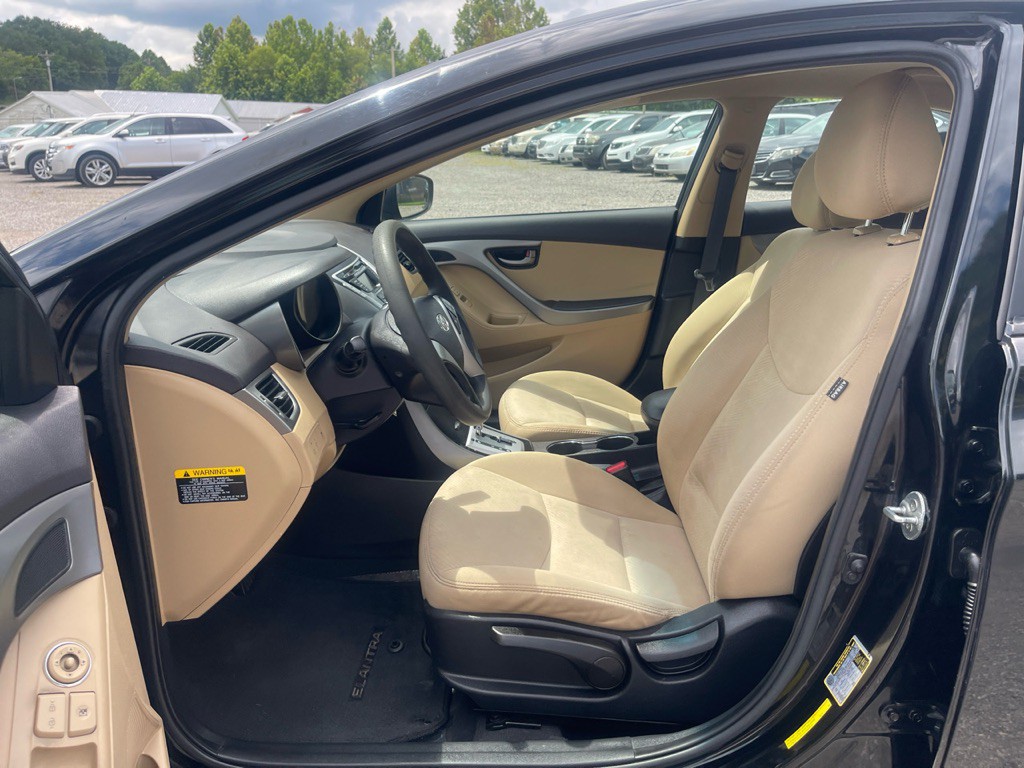 2013 Hyundai Elantra Image 12
