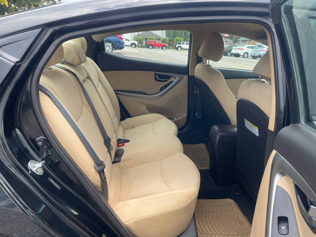 2013 Hyundai Elantra Image 15