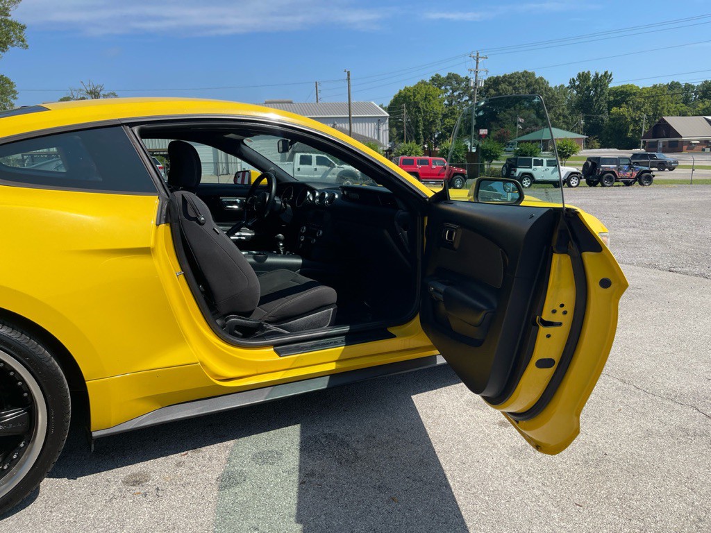 2016 Ford Mustang Image 15