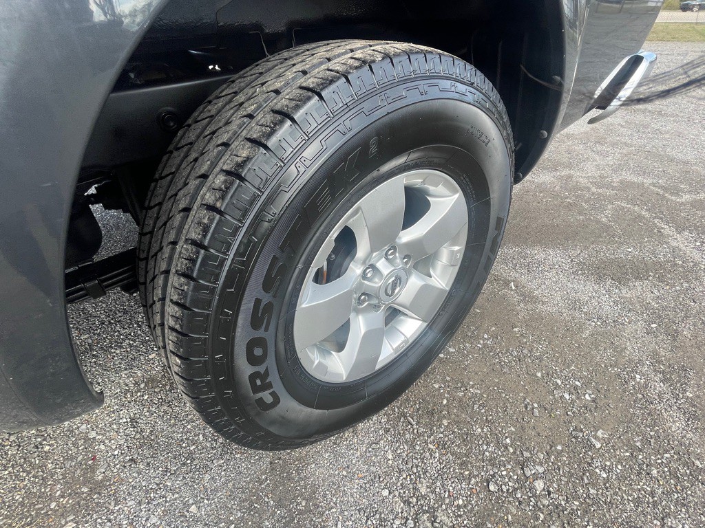 2012 Nissan Frontier Image 5