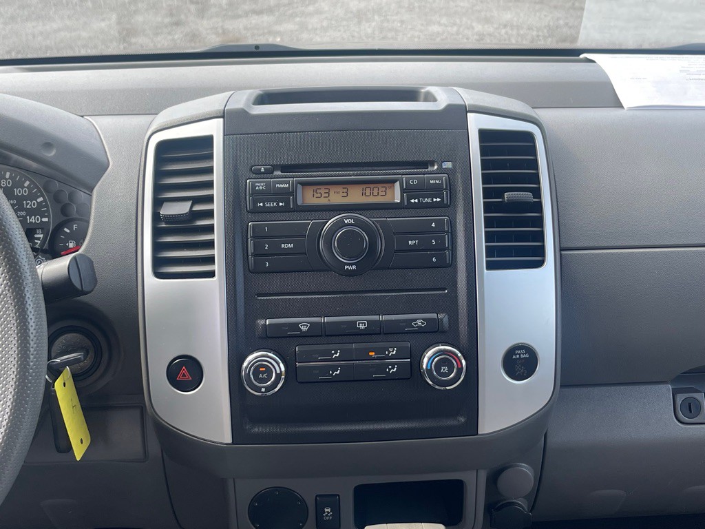 2012 Nissan Frontier Image 10