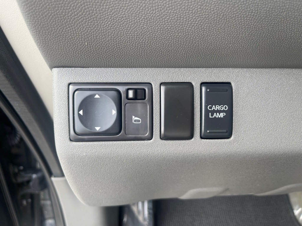 2012 Nissan Frontier Image 11