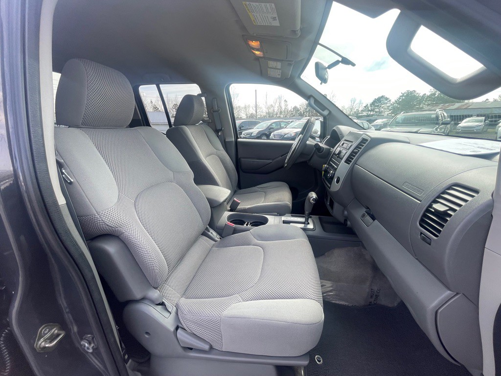 2012 Nissan Frontier Image 15