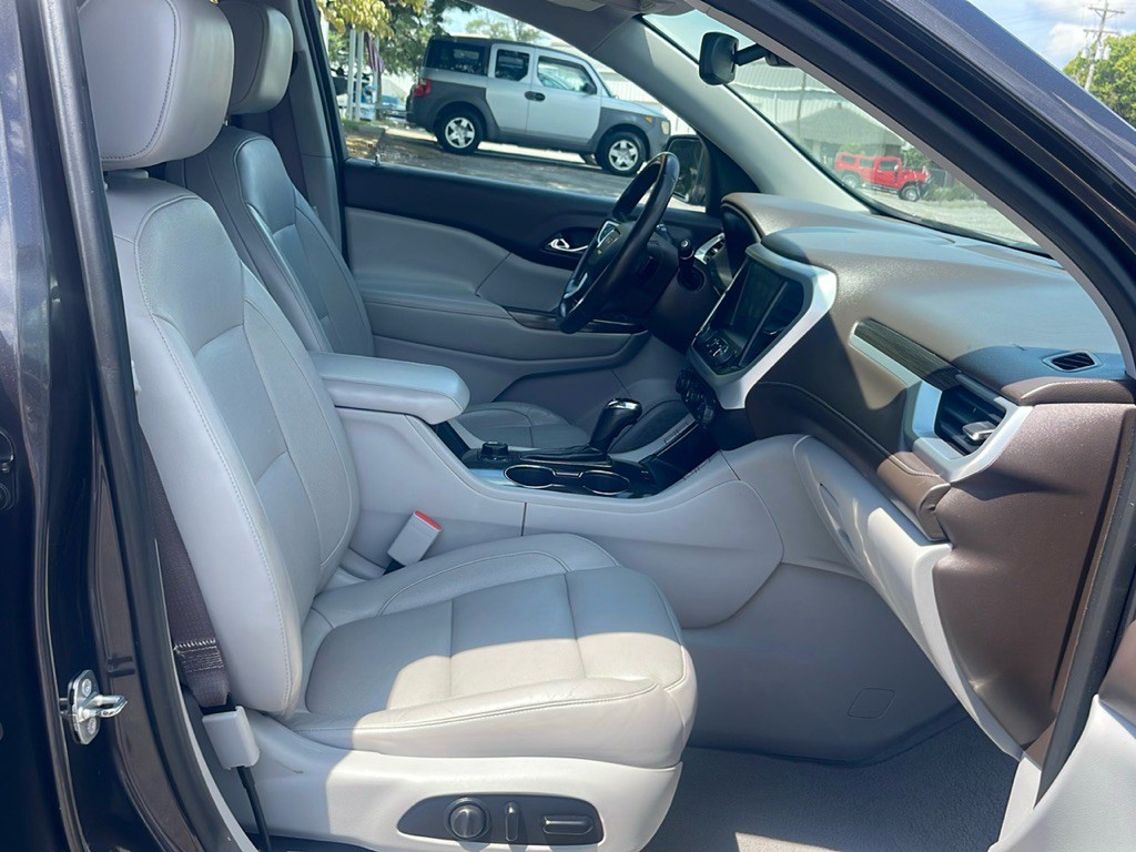 2017 GMC Acadia Image 16