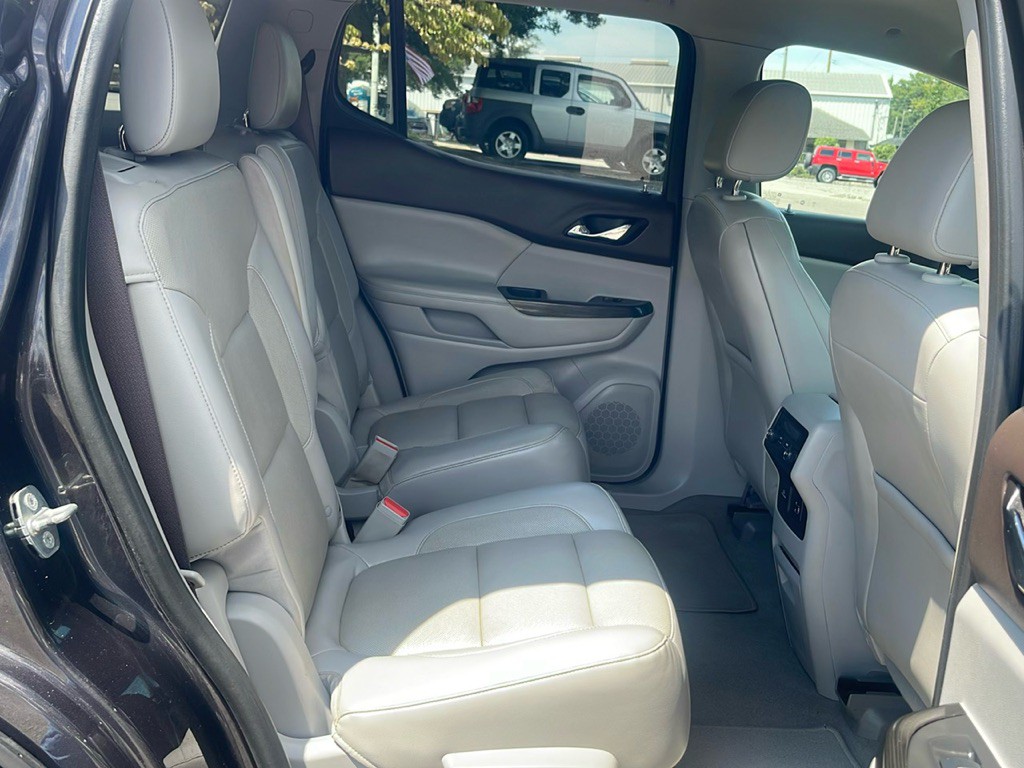 2017 GMC Acadia Image 18