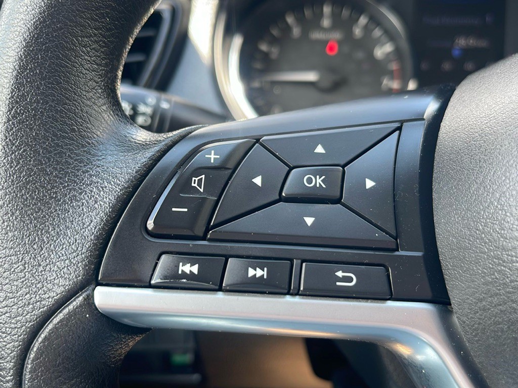 2019 Nissan Rogue Image 8