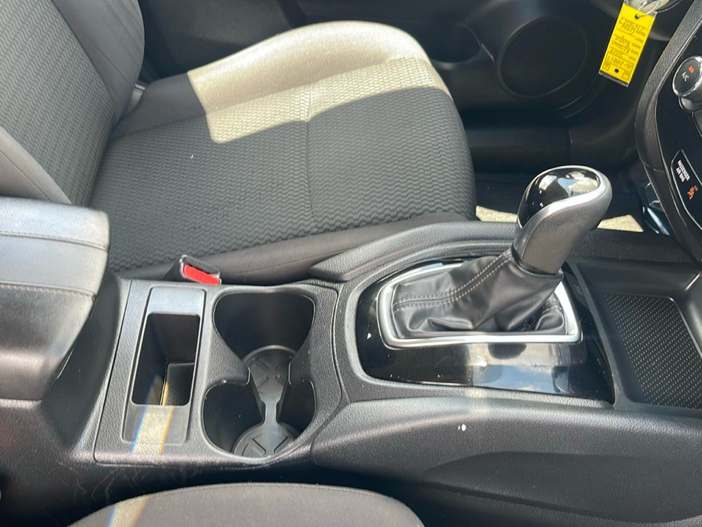 2019 Nissan Rogue Image 16