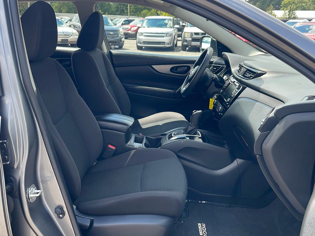 2019 Nissan Rogue Image 17