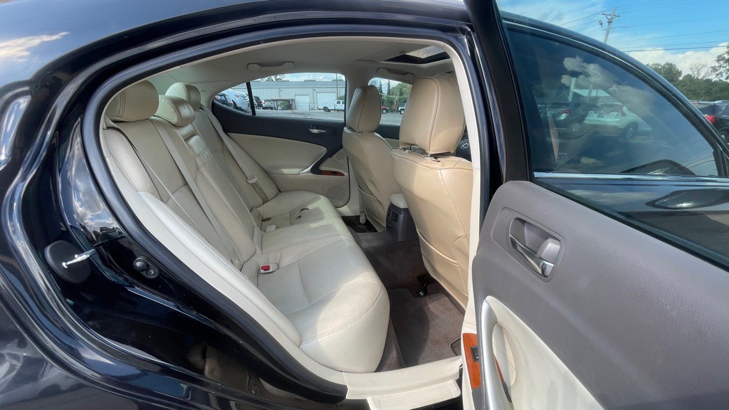 2009 Lexus IS 250 Image 16
