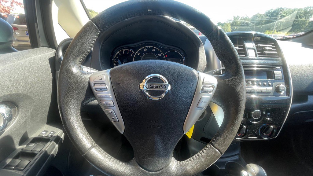 2015 Nissan Versa Image 6