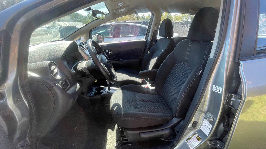 2015 Nissan Versa Image 13