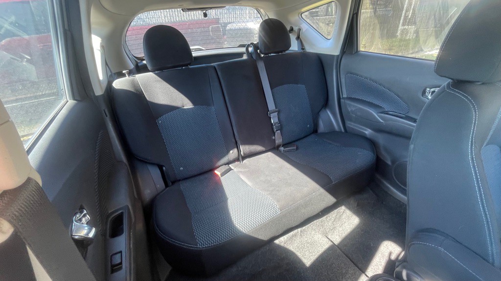 2015 Nissan Versa Image 16
