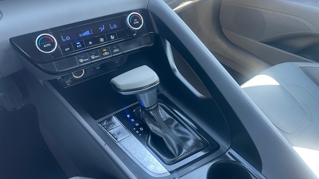 2021 Hyundai Elantra Image 11