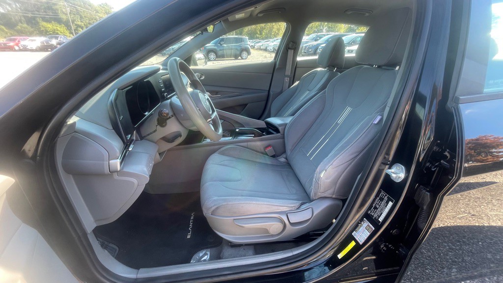 2021 Hyundai Elantra Image 14