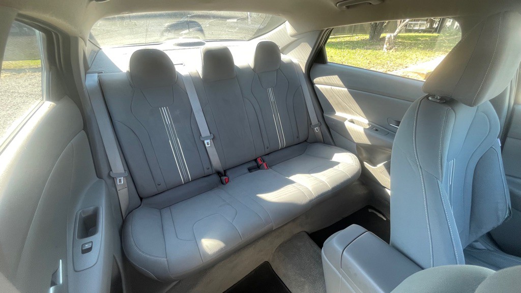 2021 Hyundai Elantra Image 17