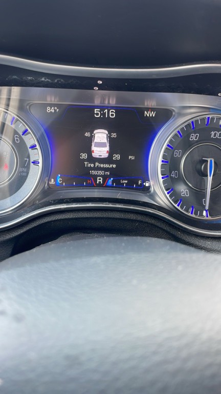 2015 Chrysler 300 Image 11