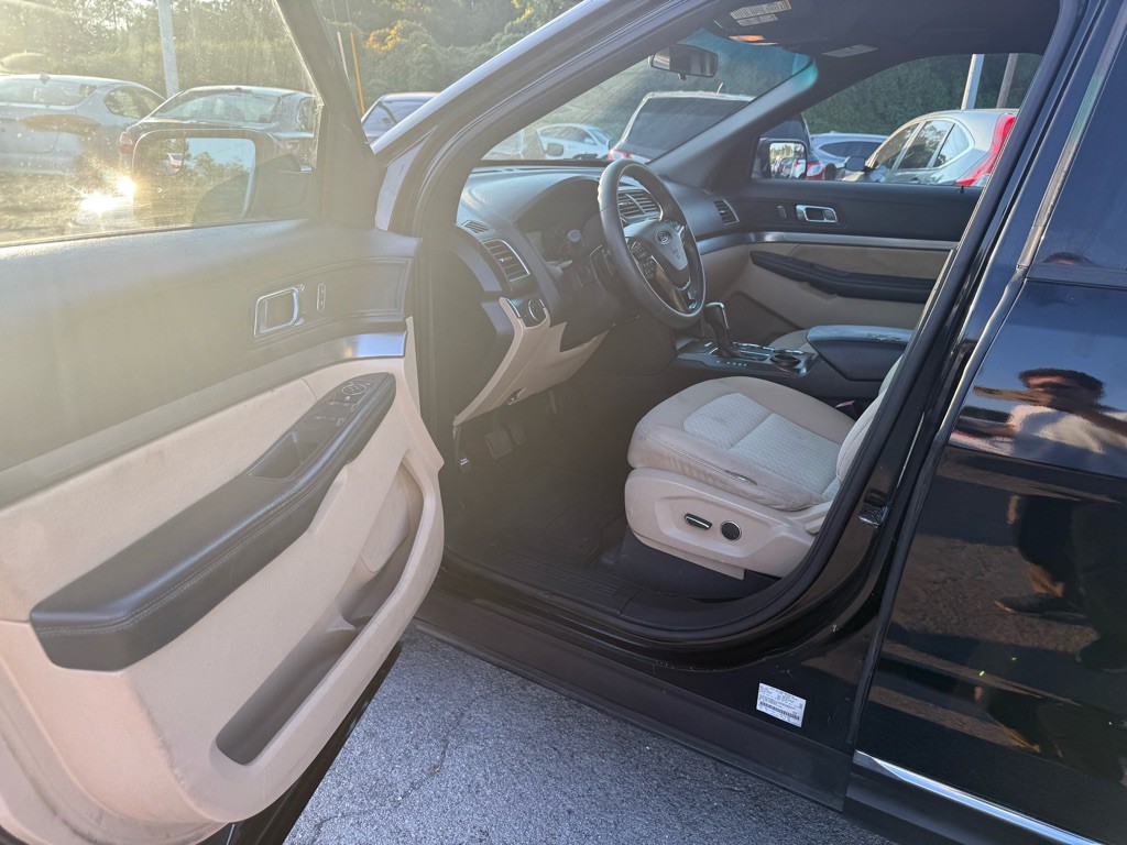 2016 Ford Explorer Image 15
