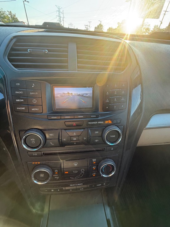 2016 Ford Explorer Image 22
