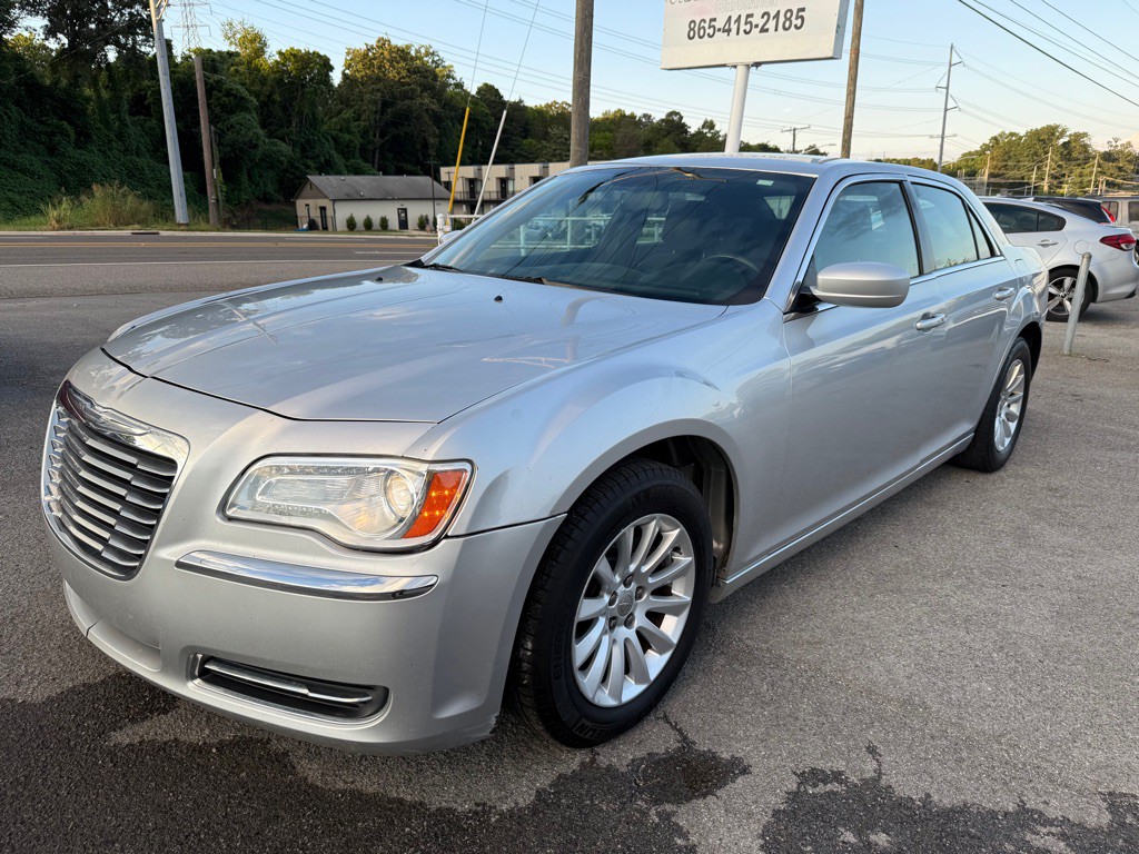 2012 Chrysler 300 Image 2