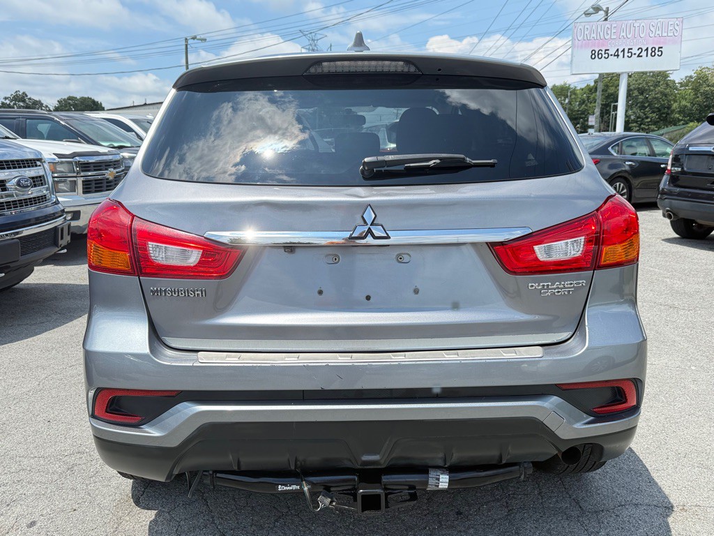 2019 Mitsubishi Outlander Image 4