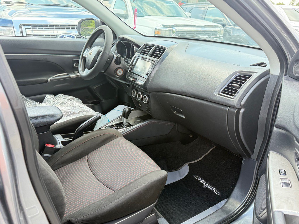 2019 Mitsubishi Outlander Image 6