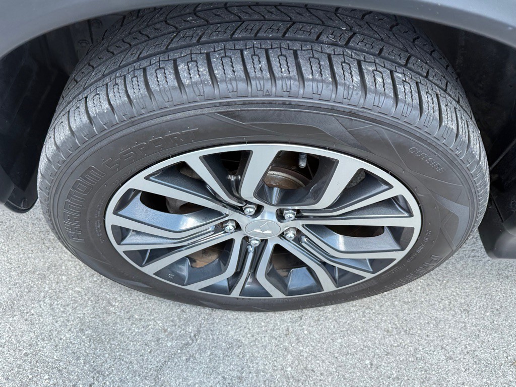 2019 Mitsubishi Outlander Image 13