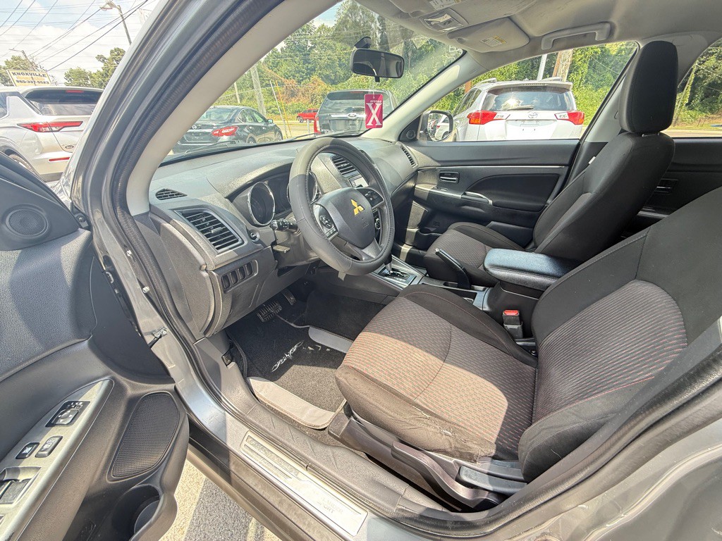 2019 Mitsubishi Outlander Image 14