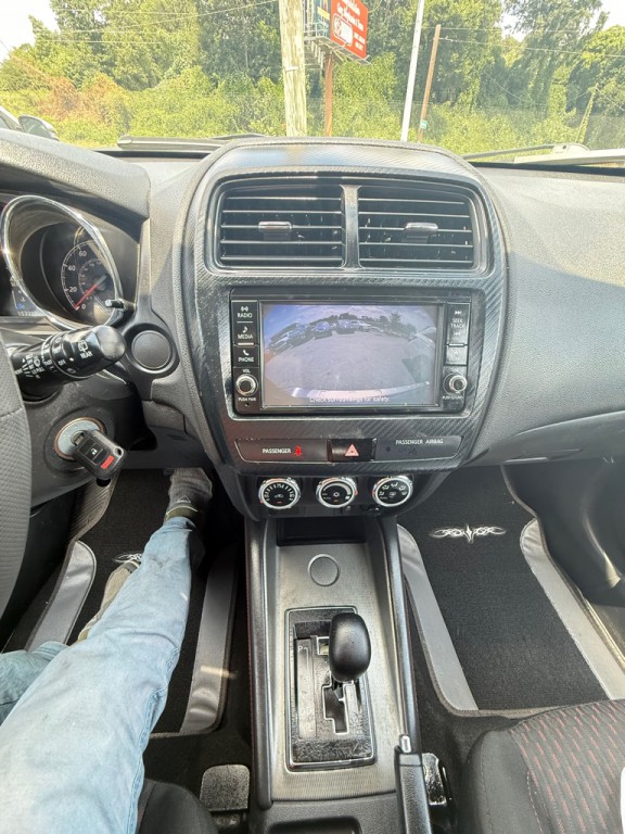 2019 Mitsubishi Outlander Image 15