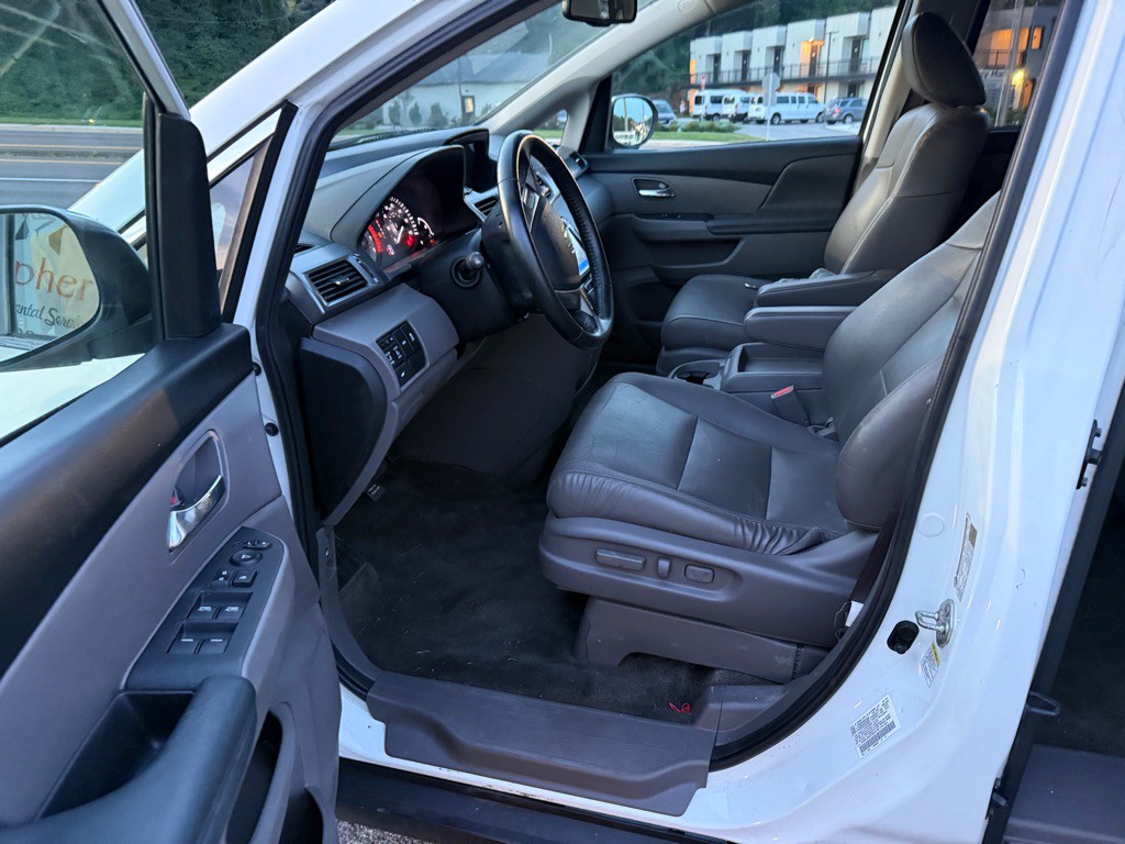 2014 Honda Odyssey Image 11