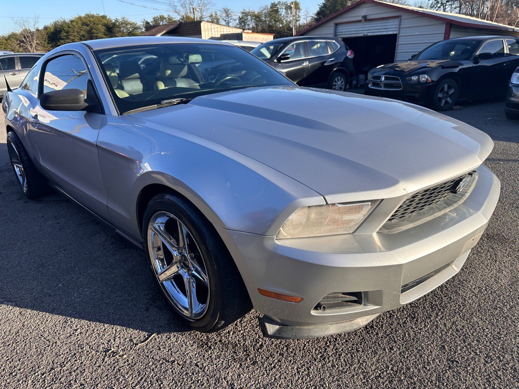 2012 Ford Mustang Image 2