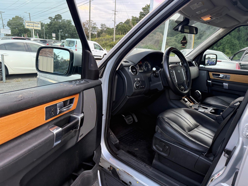 2013 Land Rover LR4 Image 9