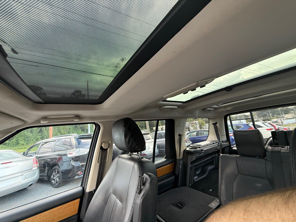 2013 Land Rover LR4 Image 13